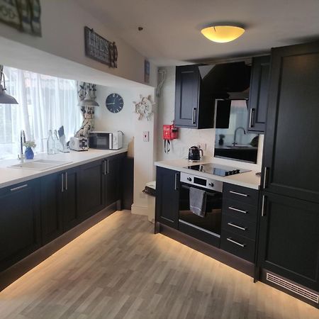 Smugglers Luxury Accommodation 셰링엄 외부 사진
